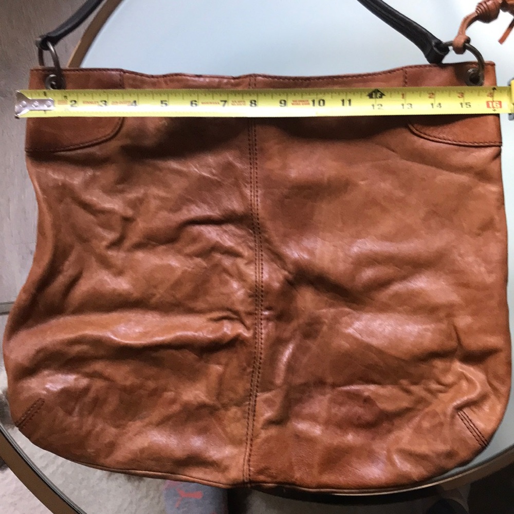 Tan leather slouchy shoulder bag - Picture 2 of 5